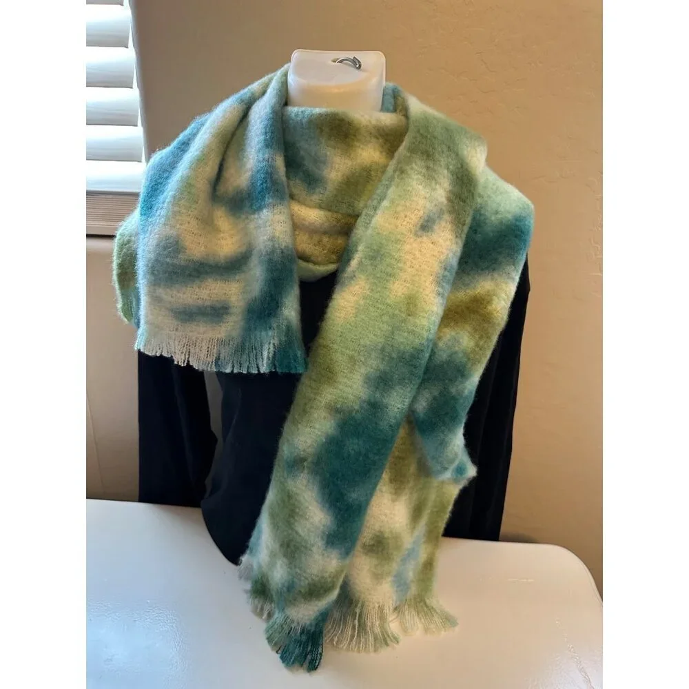 Laundry by Shelli Segal Women’s Tie-Dye  oversized scarf 82”long by 16”wide NWT